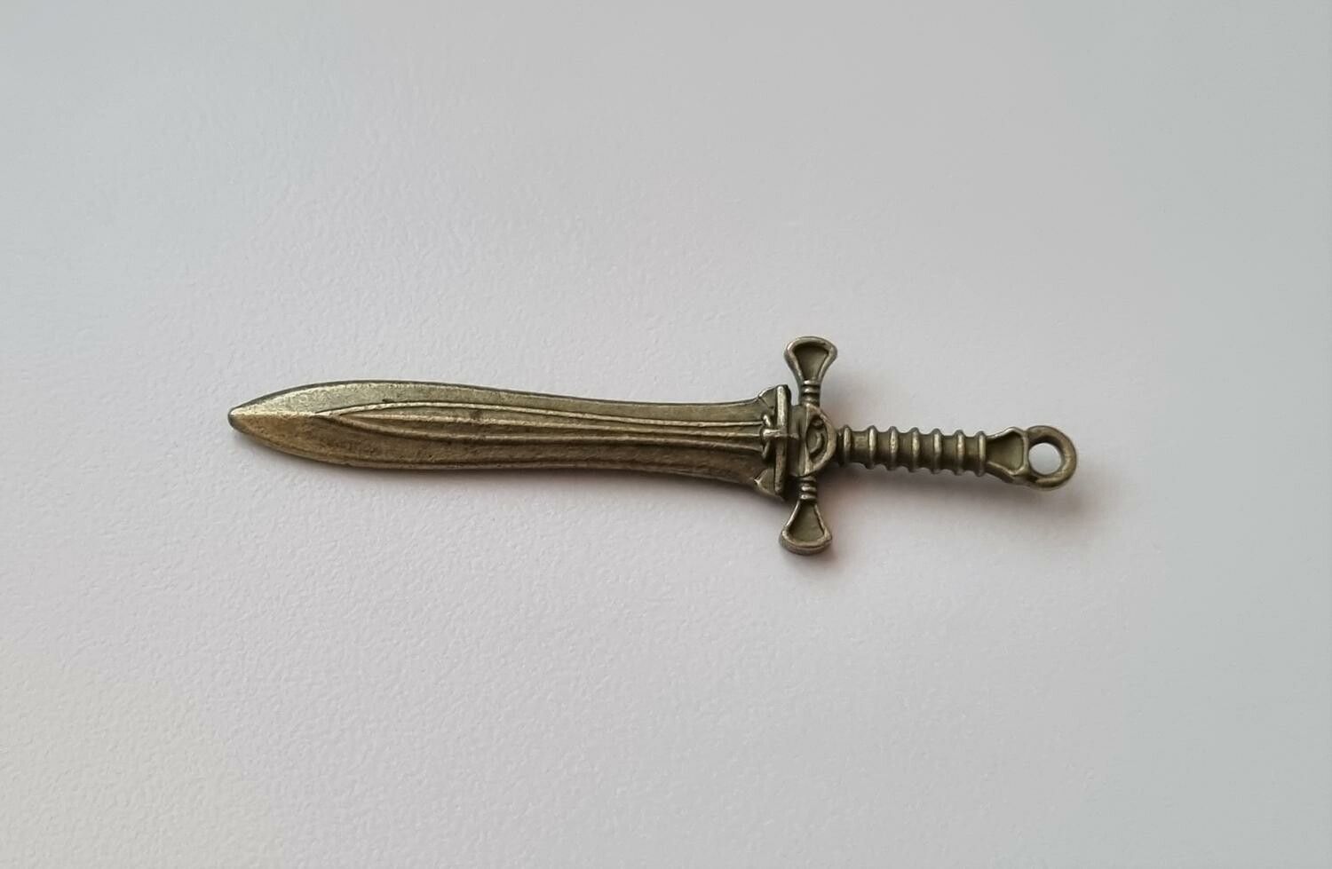 Miniatyr vapen, minivapen till dockskåp dockhus tittskåp (variant 20)