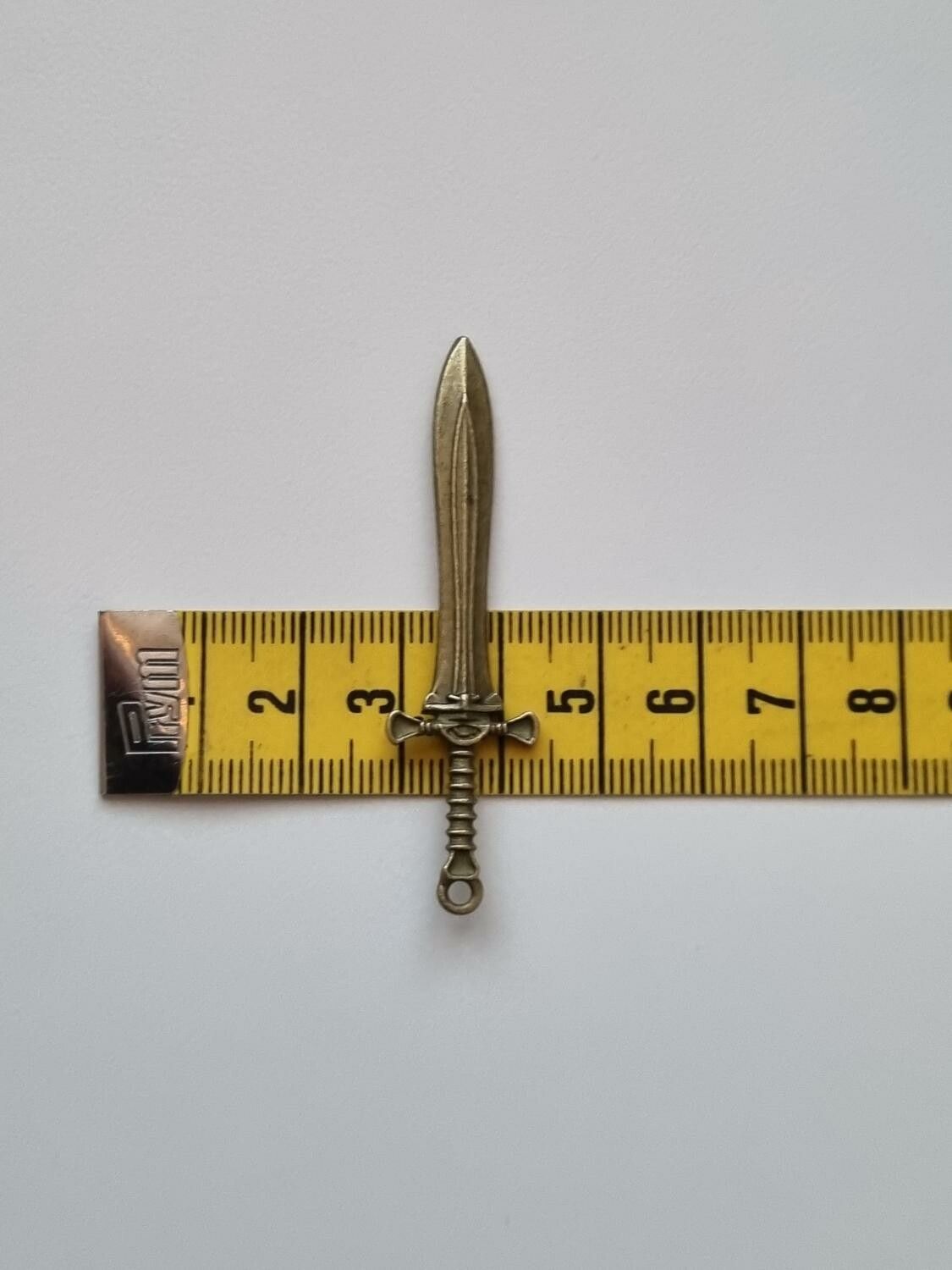 Miniatyr vapen, minivapen till dockskåp dockhus tittskåp (variant 20)