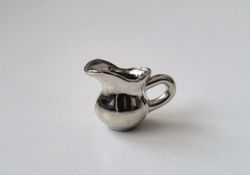 1 st Tillbringare / kanna. Miniatyr för tittskåp, dockskåp