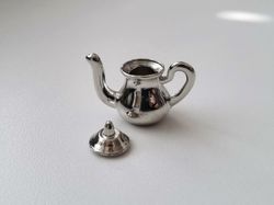 Kaffekanna / mjölkkanna med lock. Miniatyr för tittskåp, dockskåp