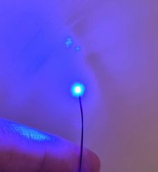 Tråd med LED-ljus (blå) För dockhus, tittskåp, tågräls