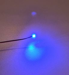 Tråd med LED-ljus (blå) För dockhus, tittskåp, tågräls