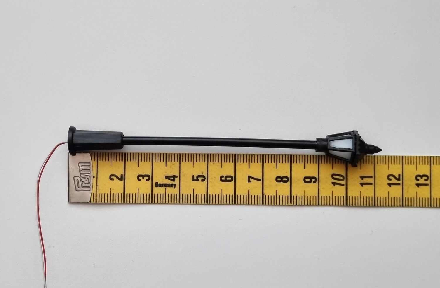 Lampa, gatulampa, miniatyrlampa (LED) För dockhus, tittskåp, tågräls mm