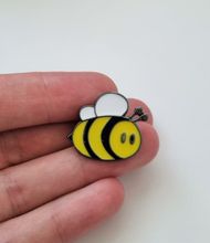 Pins, Gulligt litet bi