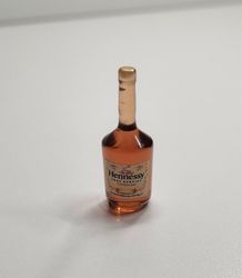 1 st miniatyr, flaska, miniflaska till dockskåp, tittskåp