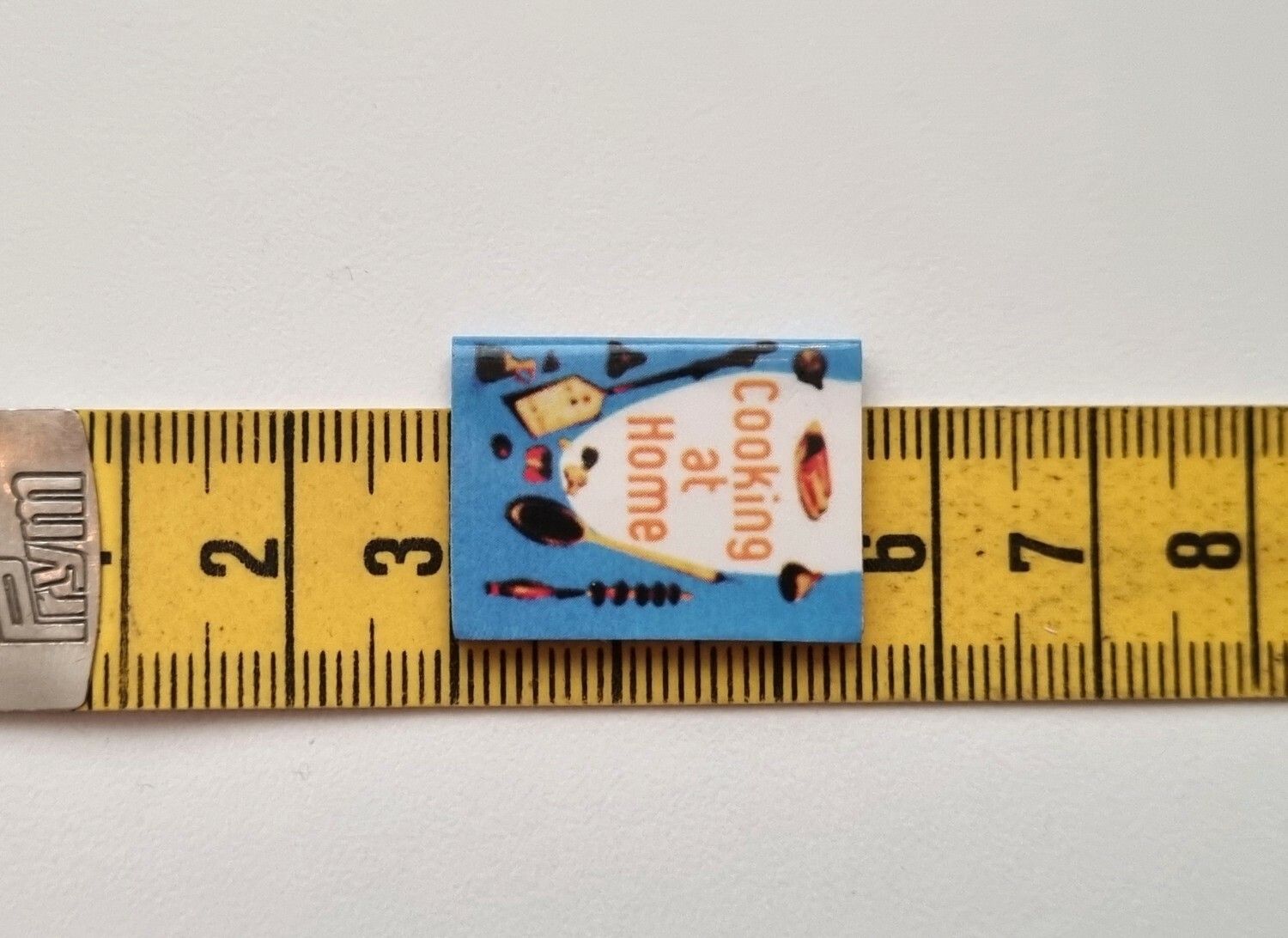 1 st kokbok, miniatyr till dockskåp