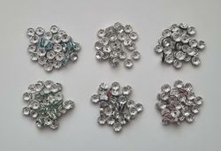 Låda med 170 st strassrondeller, spacer beads