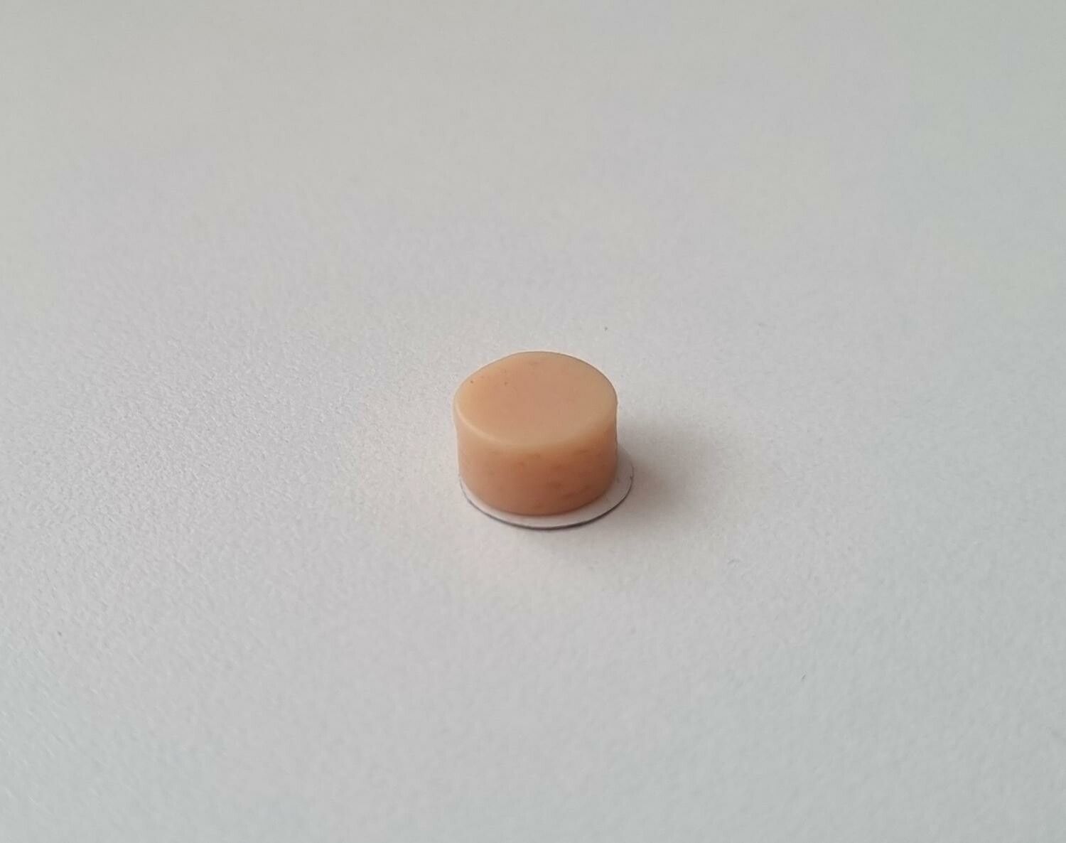 1 st ost / miniatyrost. Miniatyr till dockskåp, tittskåp (variant 2)