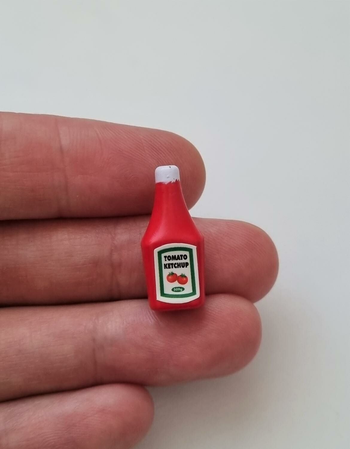 1 st ketchup. Miniatyr till dockskåp, tittskåp