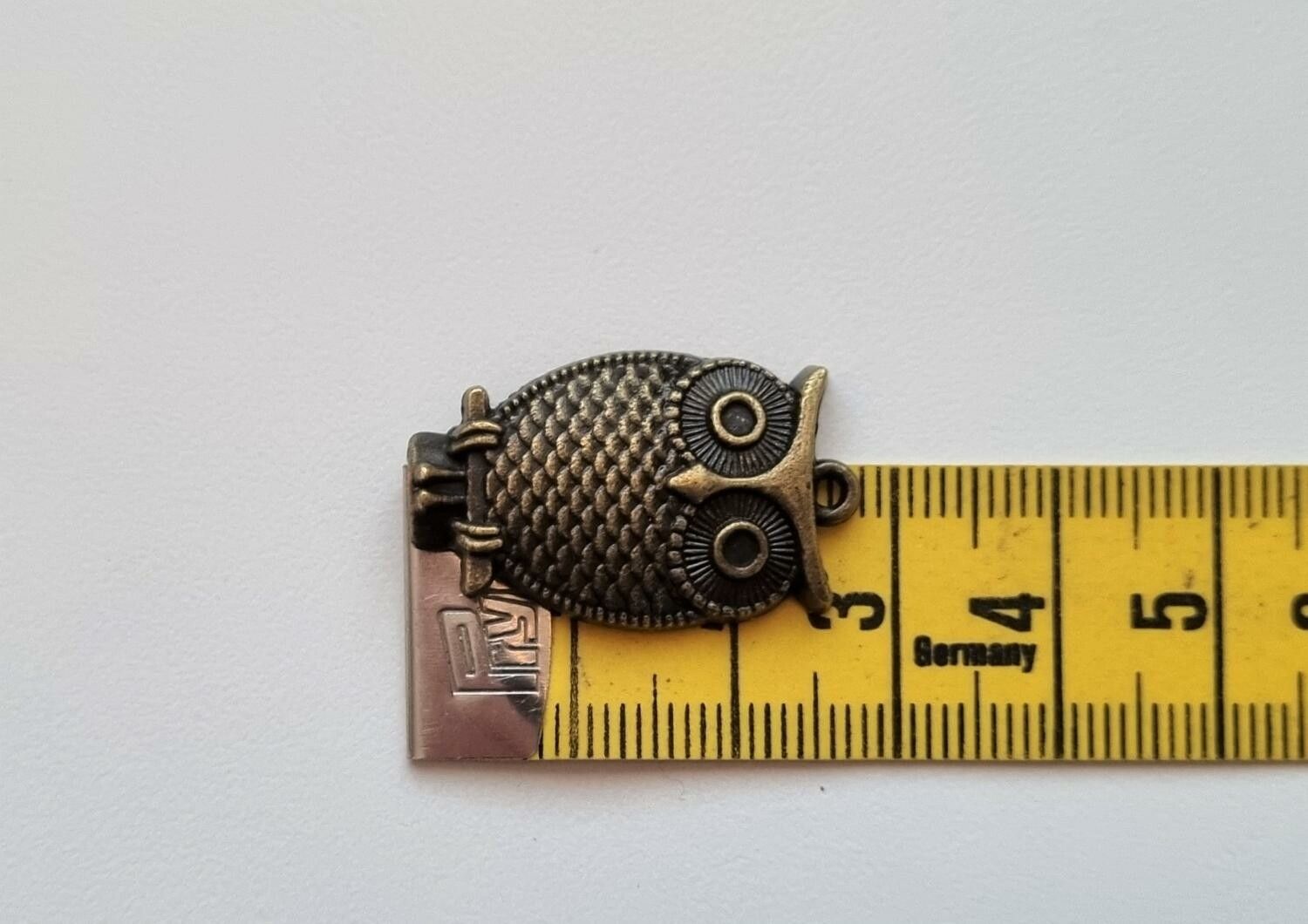 1 st Uggla. Berlocker / hänge / charm (bronsfärgad)