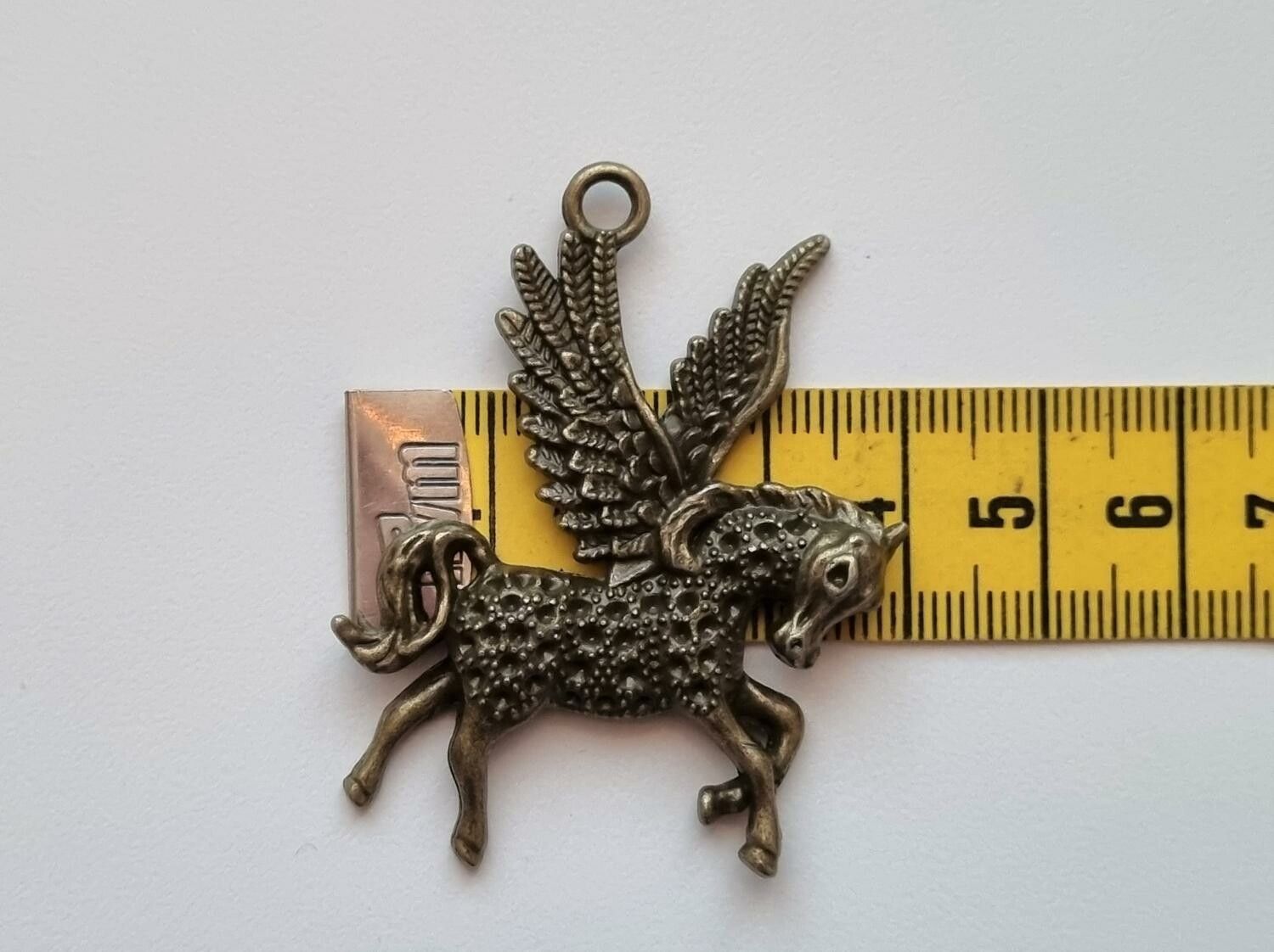 1 st detaljerad enhörning. Berlocker / hänge / charm (bronsfärgad)