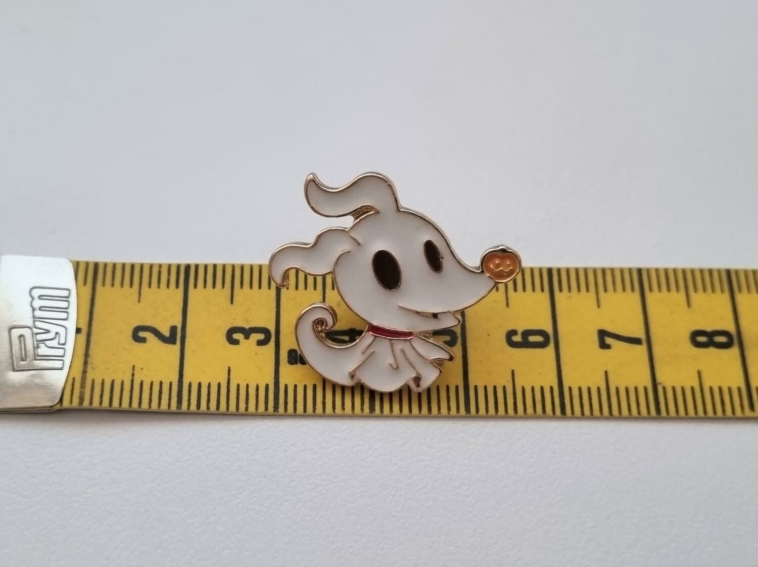 Pins, gullig liten hund / spökhund