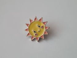 Pin, Glad liten sol