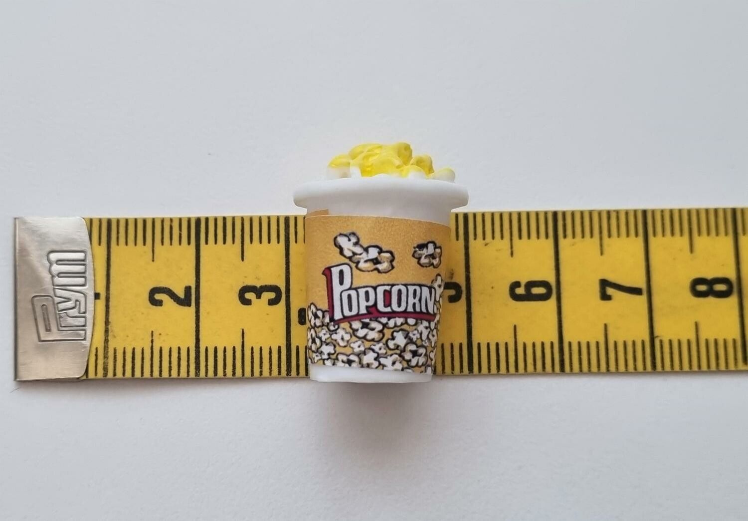 1 st popcornburk (gul) Miniatyr för dockskåp / tittskåp