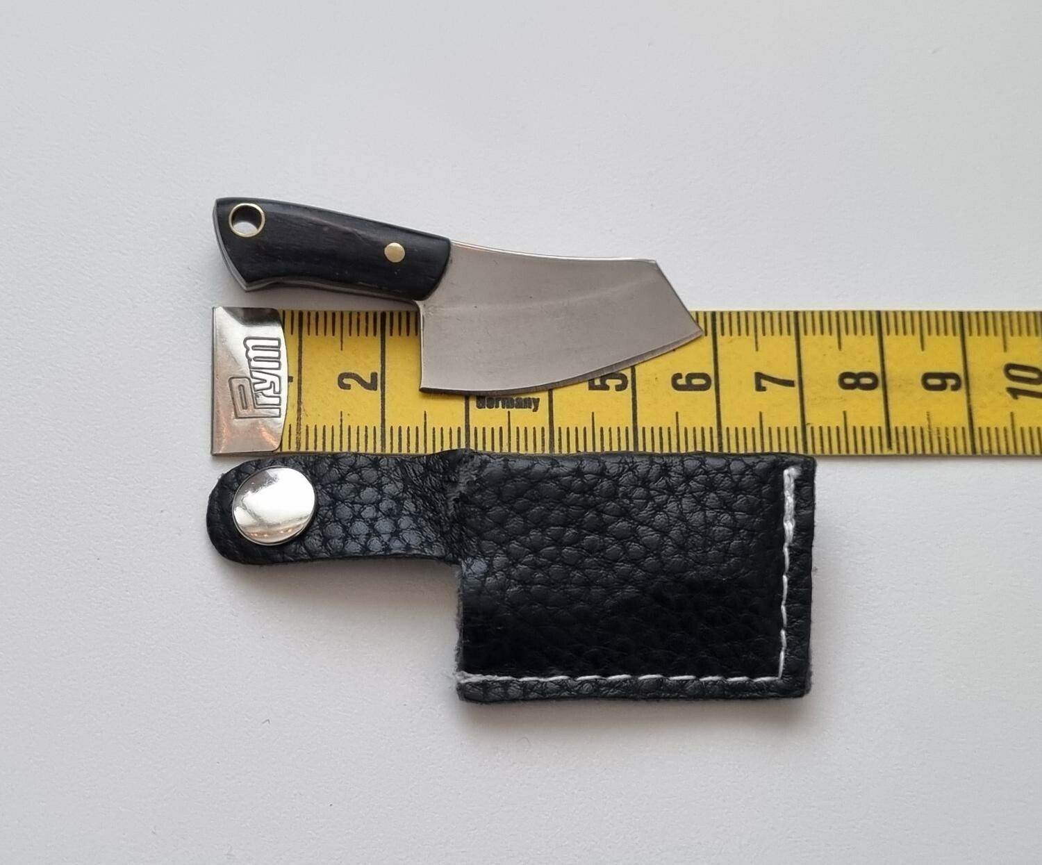 Gullig liten miniatyrkniv / minikniv med fodral