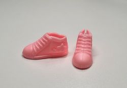 1 par rosa dockskor, miniskor, Miniatyrer till dockskåp, tittskåp med mera