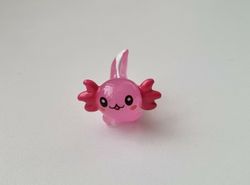 Söt cerise axolotl, miniatyr för dekoration, dockskåp med mera
