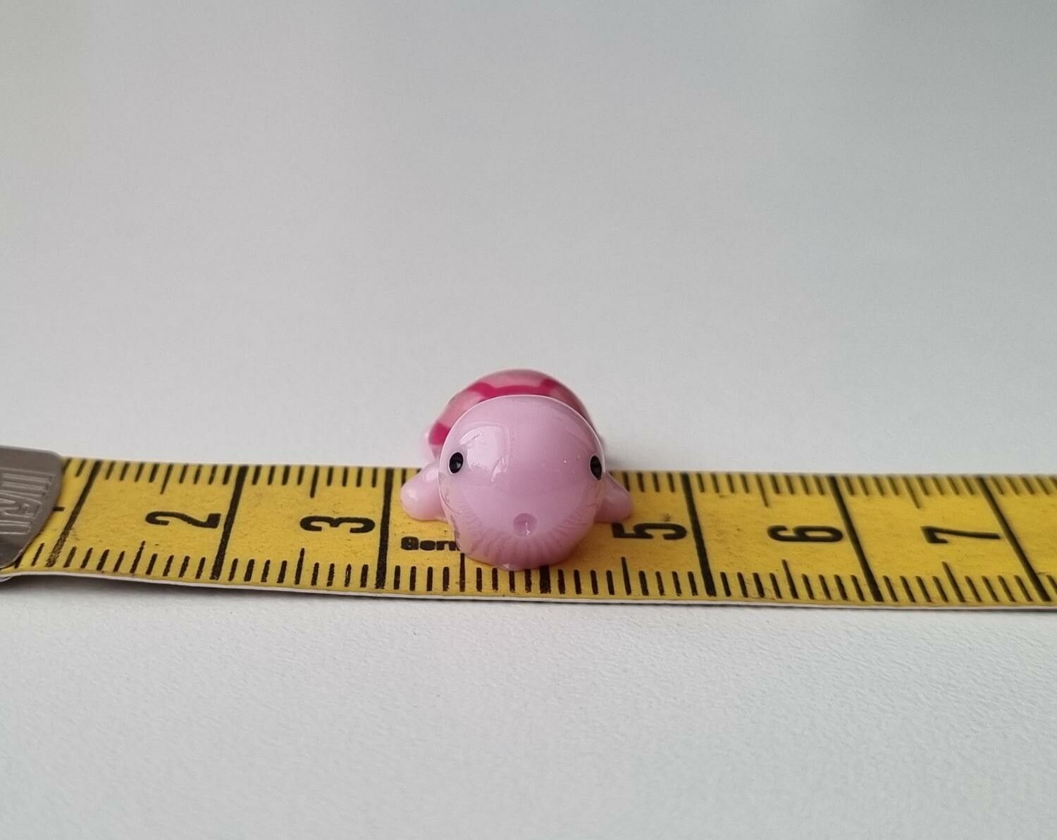 Söt liten lila sköldpadda, minisköldpadda / miniatyr
