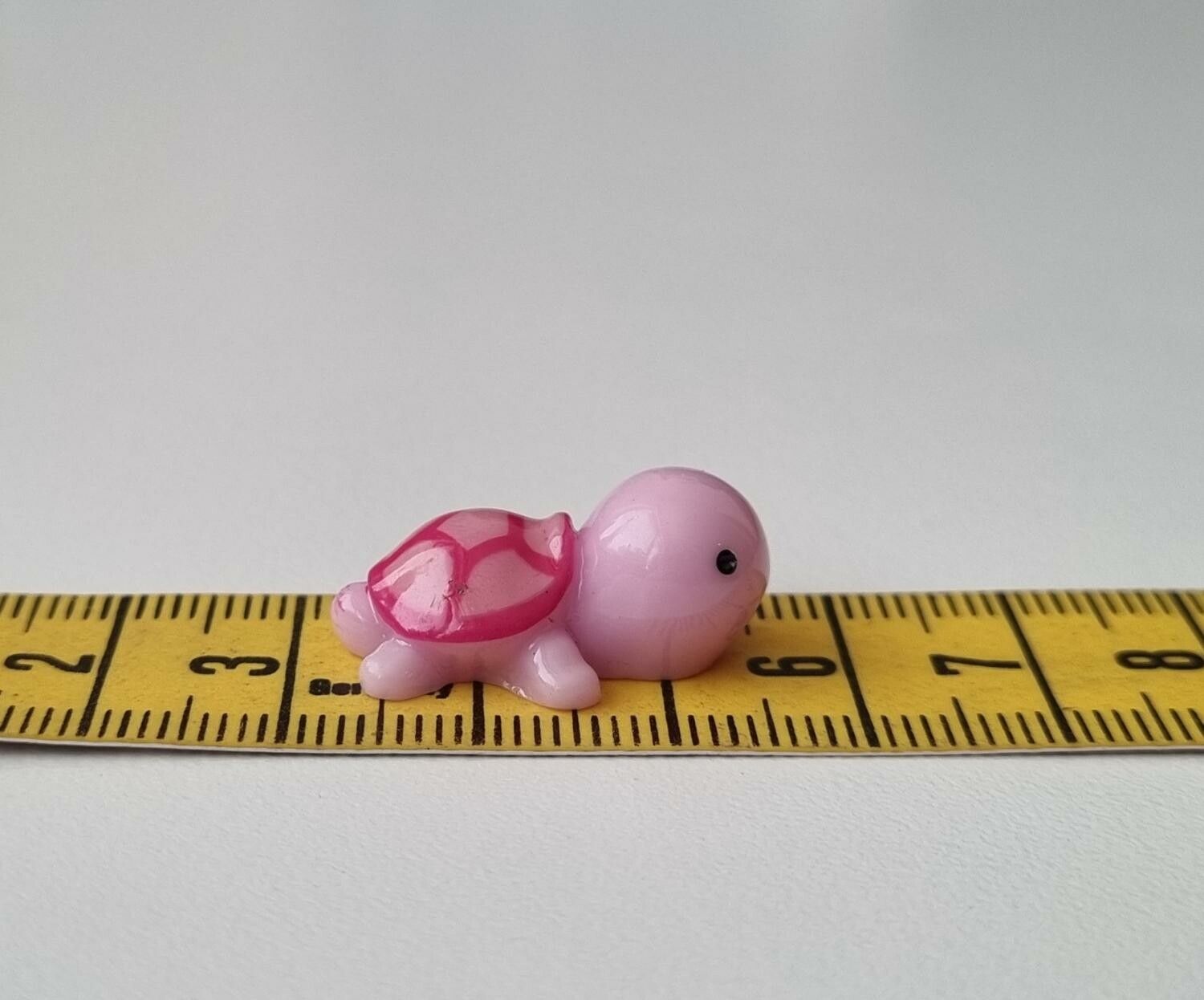 Söt liten lila sköldpadda, minisköldpadda / miniatyr