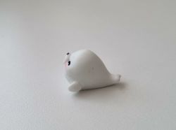 Gullig liten vit säl, miniatyr