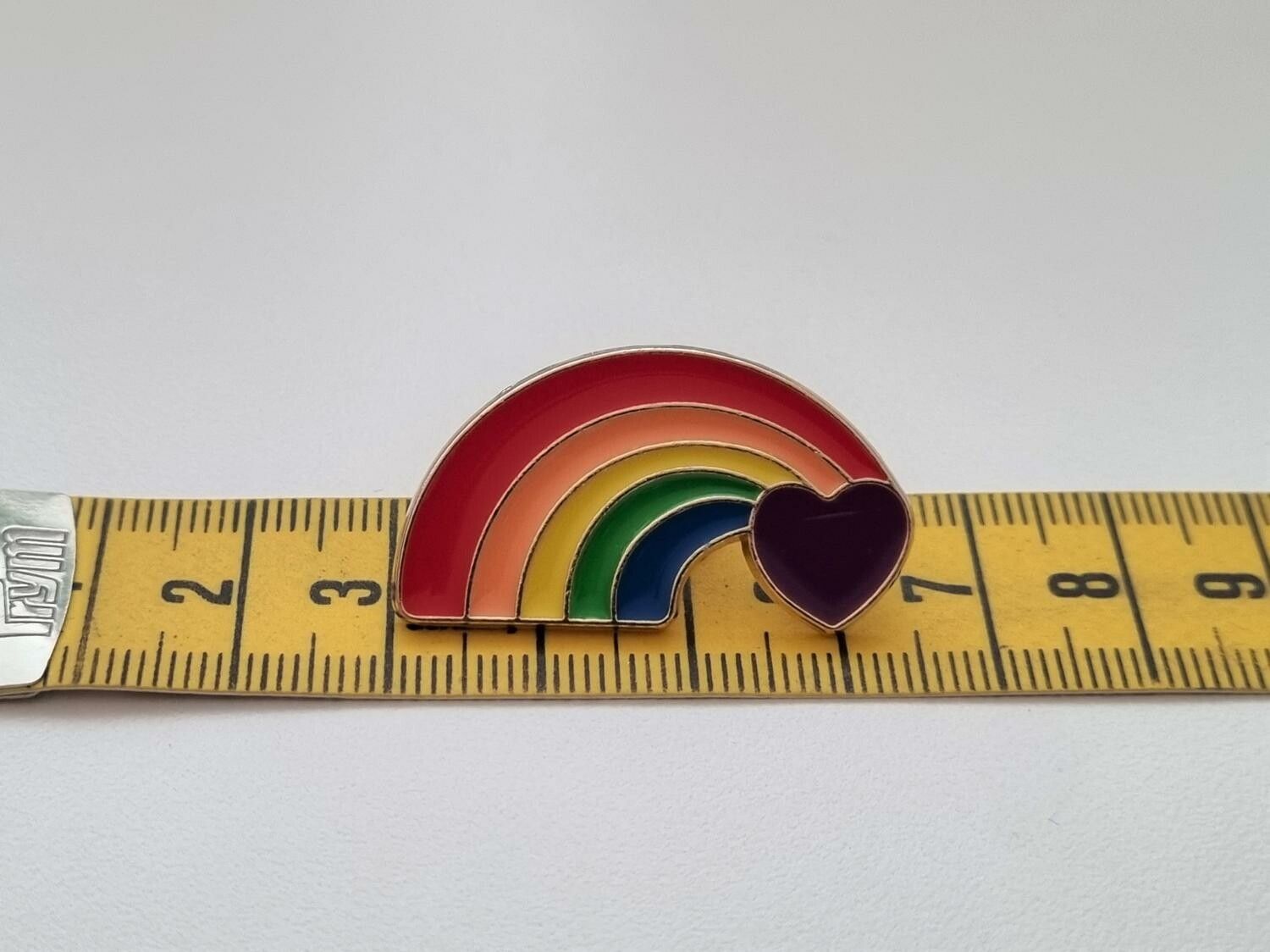 Pins, HBTQ - Regnbåge med hjärta