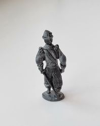 Detaljerad liten figur i tenn / musketör i tenn / miniatyr