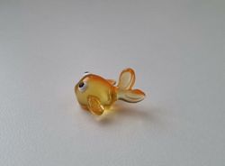 Handmålad liten gul fisk, miniatyr