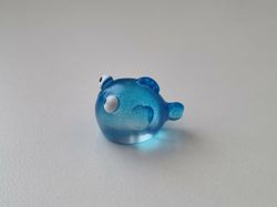 Handmålad liten blå fisk, miniatyr