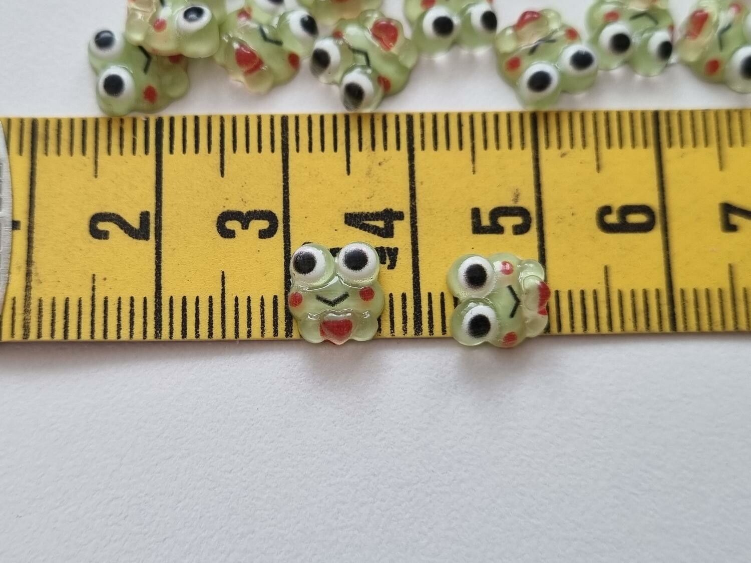25 st grodor. Flatbacks för dekoration och scrapbooking