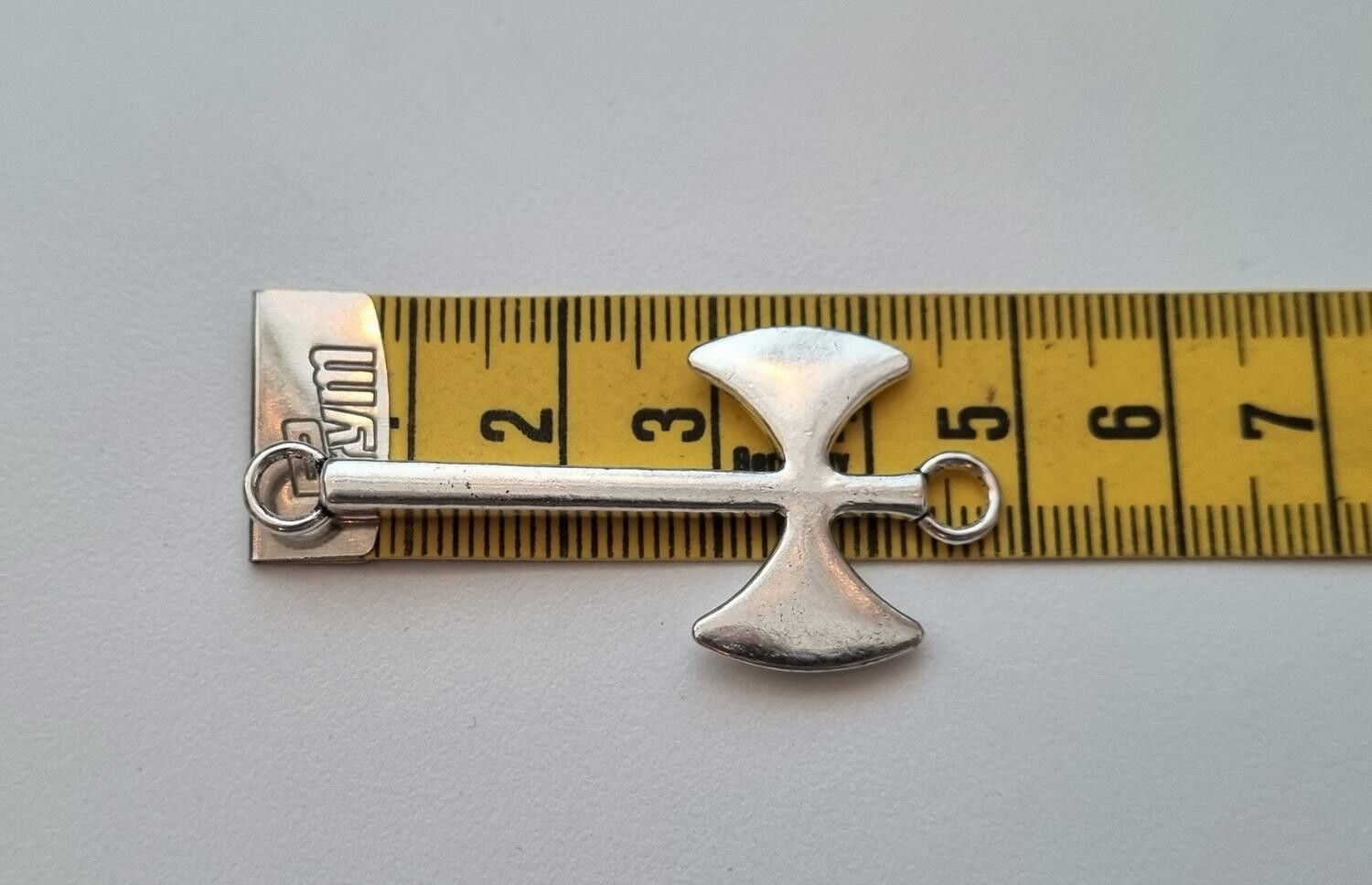 1 st Yxa, miniatyr / hänge / berlock