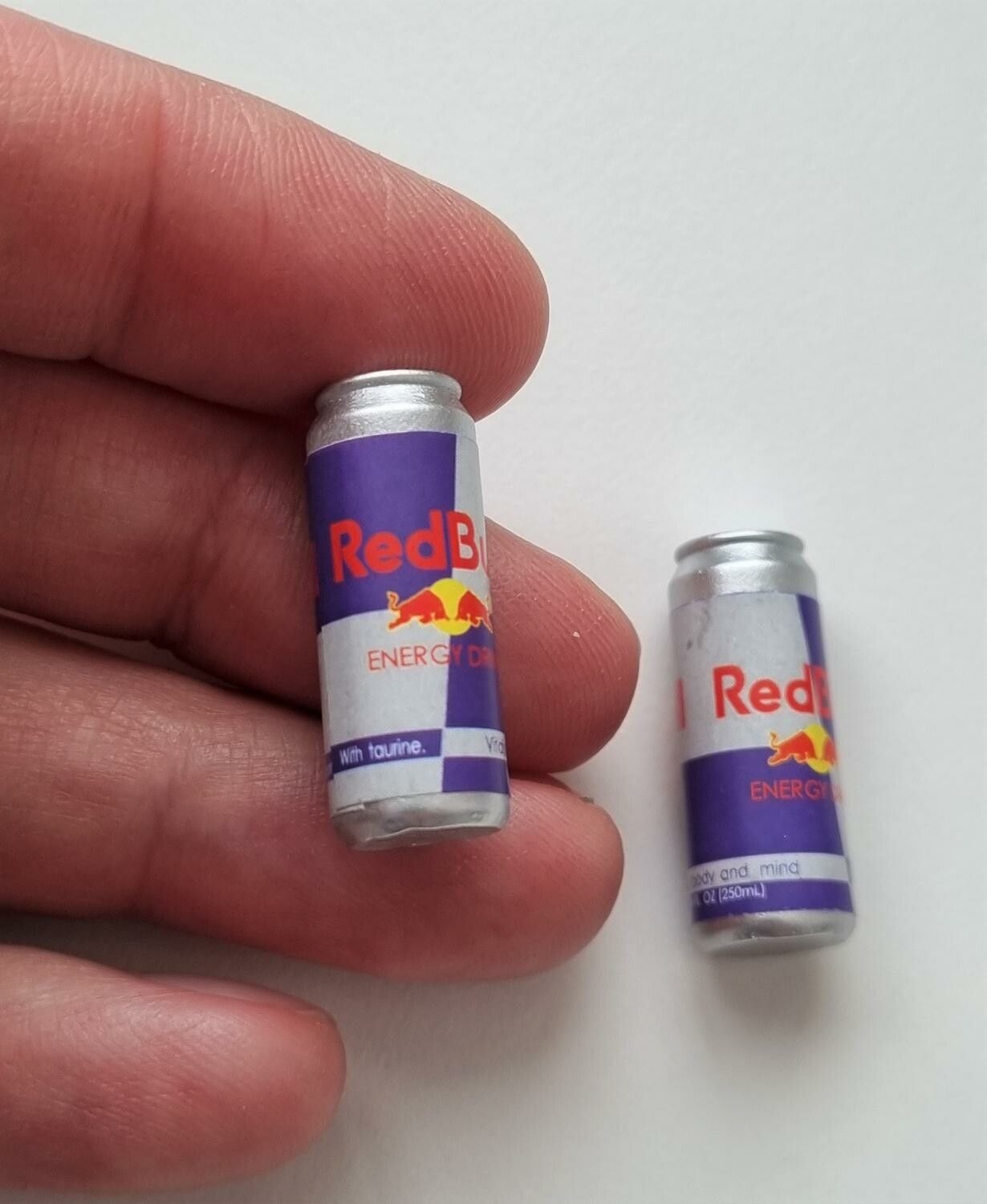 2 st Burkar miniatyr, miniburkar, dockskåp, tittskåp (Red bull)