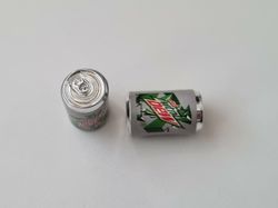 2 st Burkar miniatyr, miniburkar, dockskåp, tittskåp (Mnt Dew)