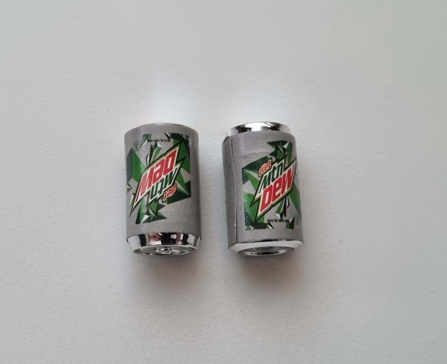2 st Burkar miniatyr, miniburkar, dockskåp, tittskåp (Mnt Dew)