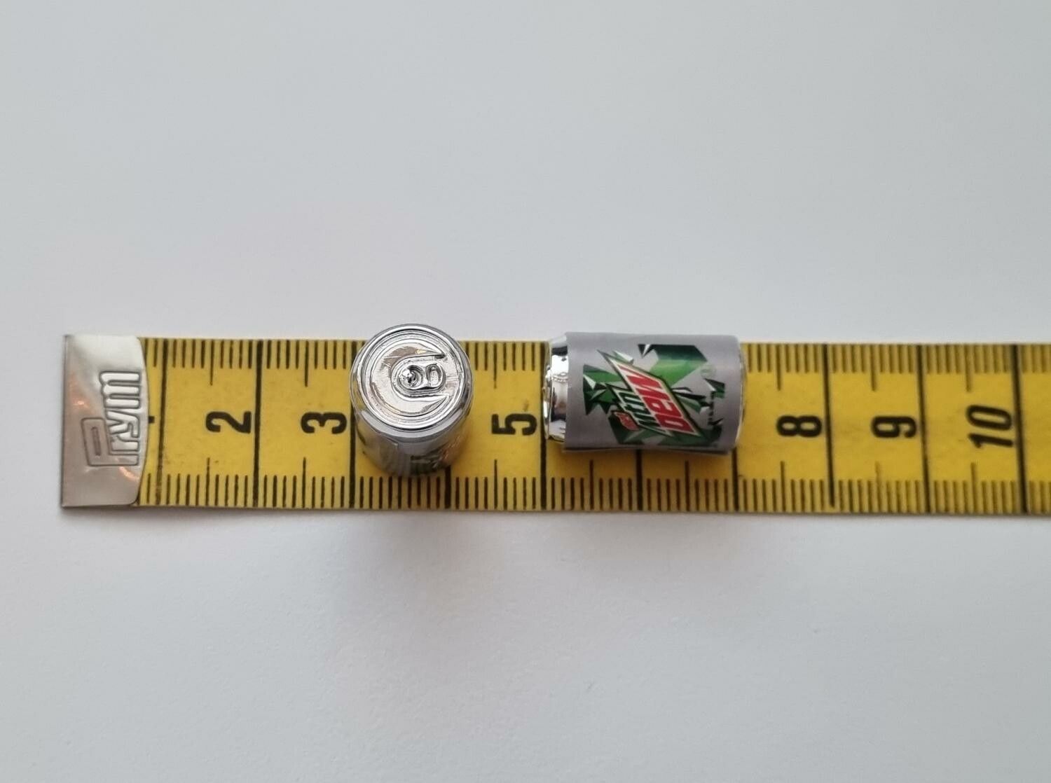2 st Burkar miniatyr, miniburkar, dockskåp, tittskåp (Mnt Dew)
