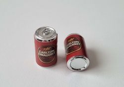 2 st Burkar miniatyr, miniburkar, dockskåp, tittskåp (Carlton Draught)