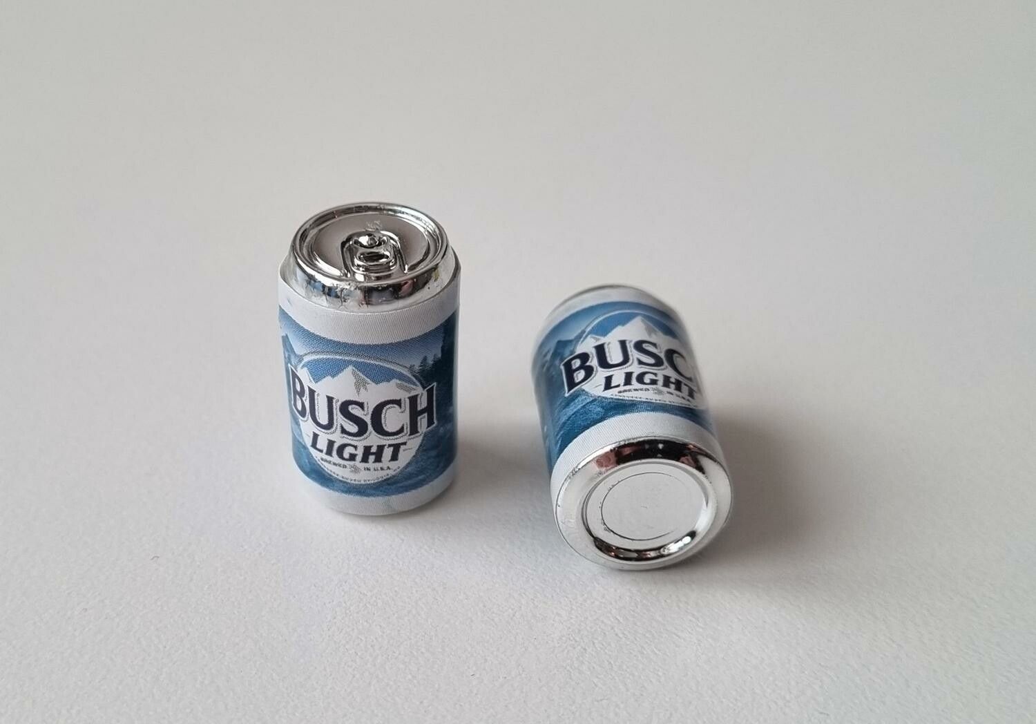 2 st Burkar miniatyr, miniburkar, dockskåp, tittskåp (Busch Light)
