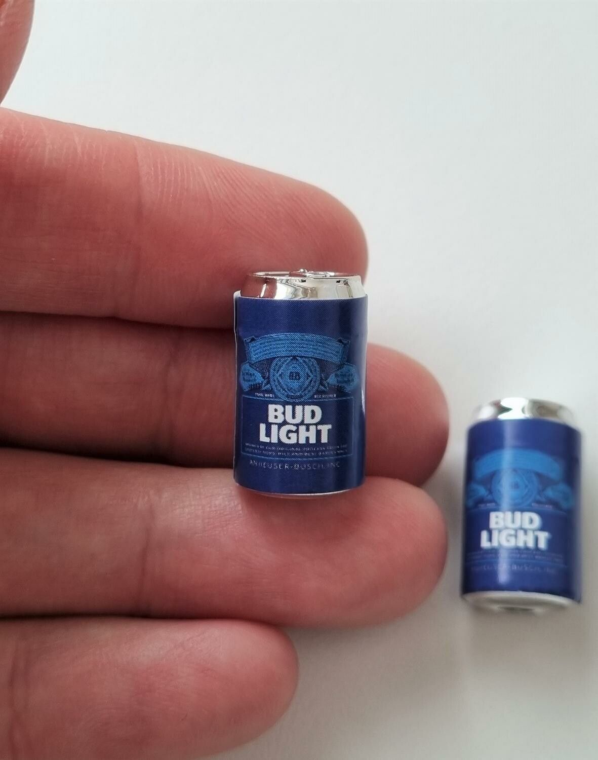 2 st Burkar miniatyr, miniburkar, dockskåp, tittskåp (Bud Light)