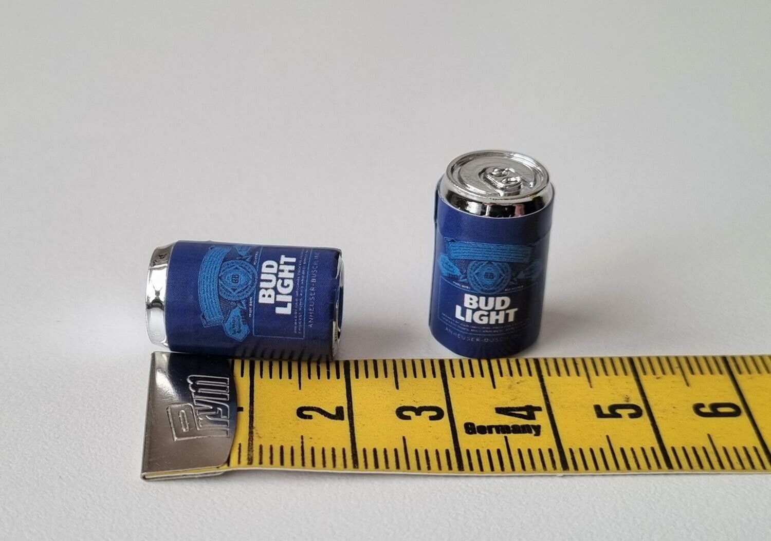 2 st Burkar miniatyr, miniburkar, dockskåp, tittskåp (Bud Light)