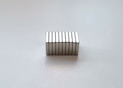 10 st Neodymium magneter (10x10x2 mm) fyrkantiga magneter