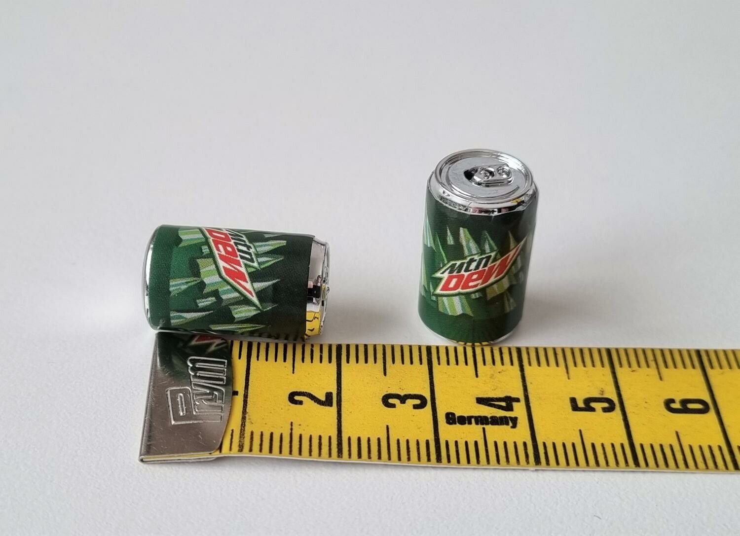 2 st Burkar miniatyr, miniburkar, dockskåp, tittskåp (Mnt Dew)