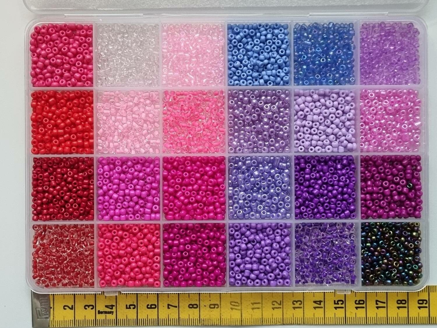 Ca 10.000 små pärlor, fröpärlor, glaspärlor (2 mm)