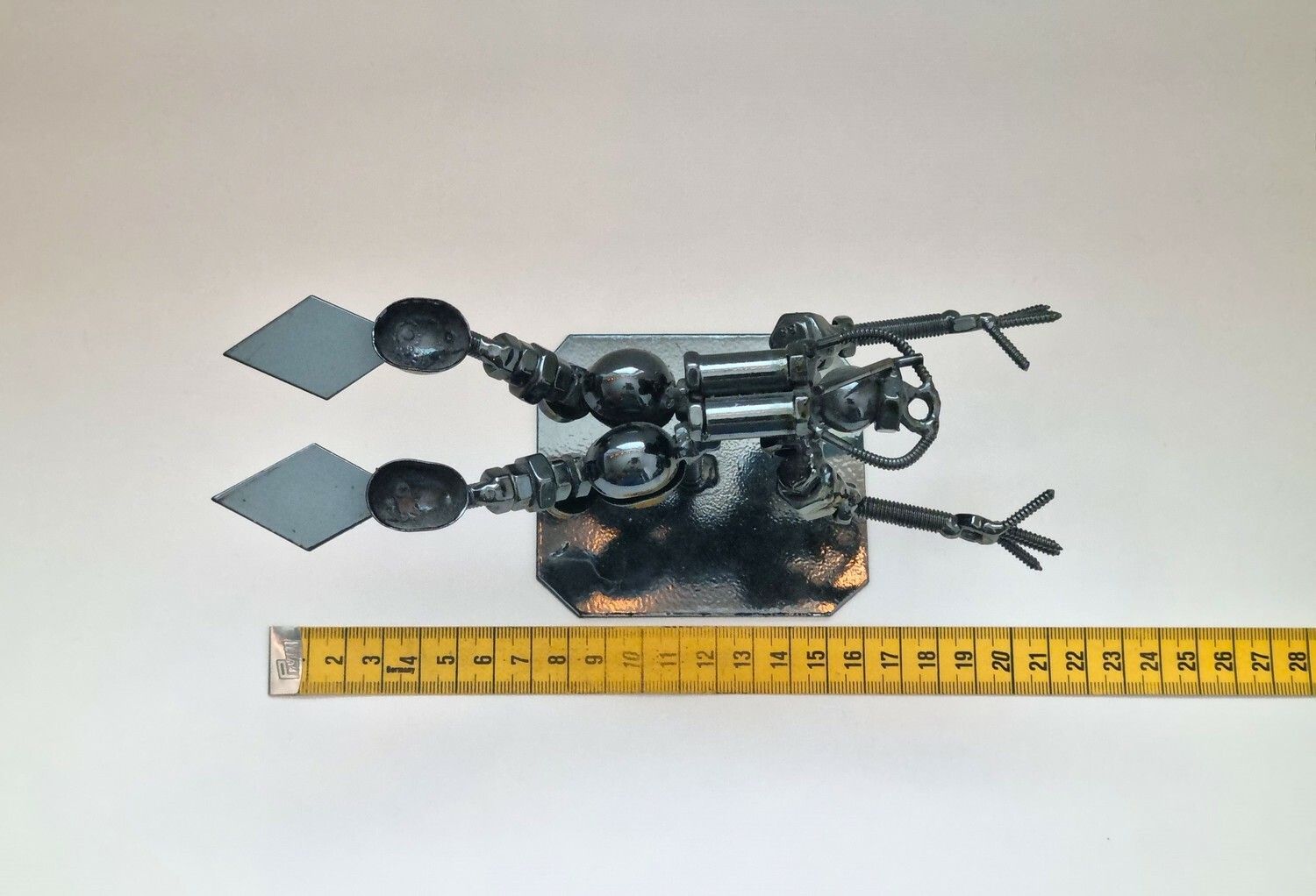 Metallkonst, skulptur. Dykare (324 g)