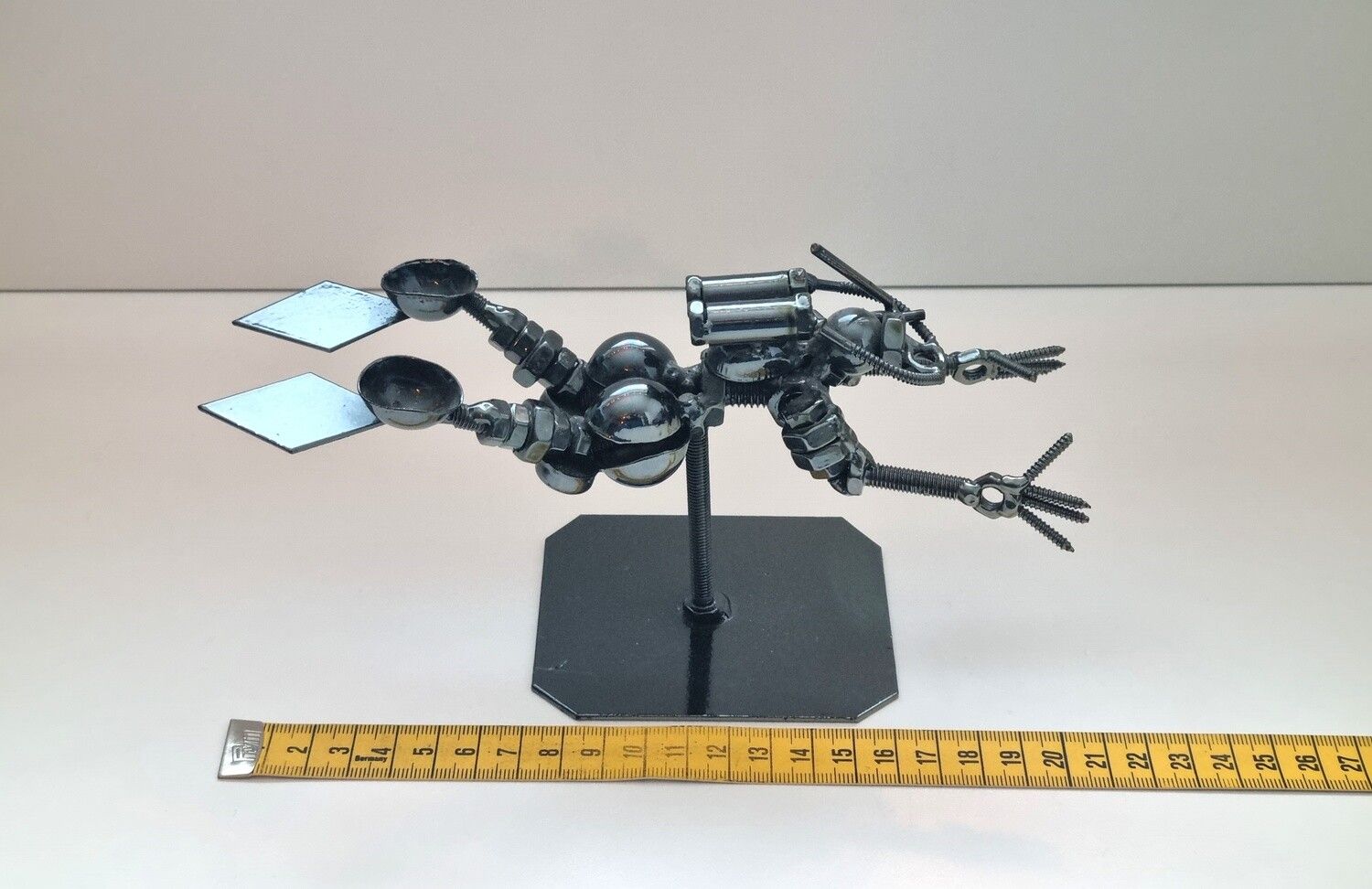 Metallkonst, skulptur. Dykare (324 g)