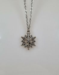 Halsband (50 cm) i rostfritt stål med söt berlock - Snöflinga