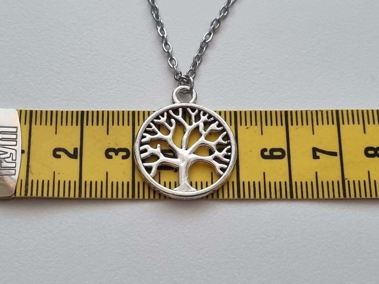 Halsband (50 cm) i rostfritt stål med söt berlock - Träd