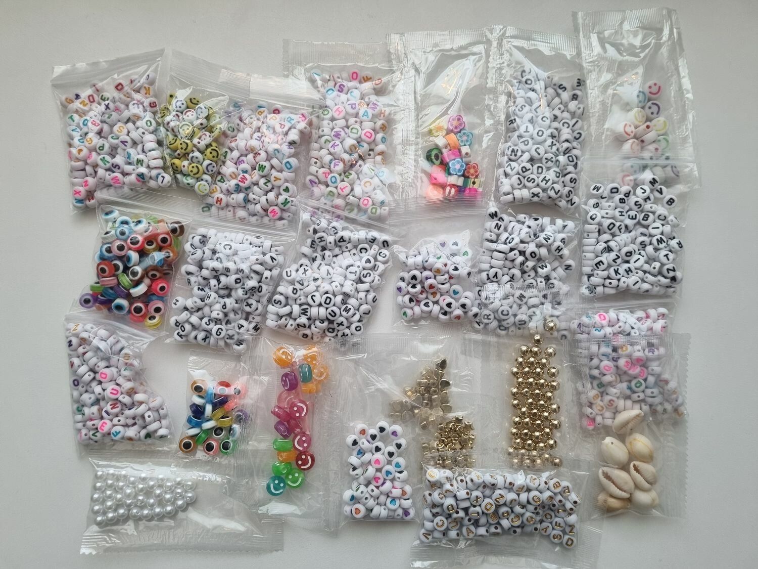 Stor lot med pärlor (ca 300 gram)