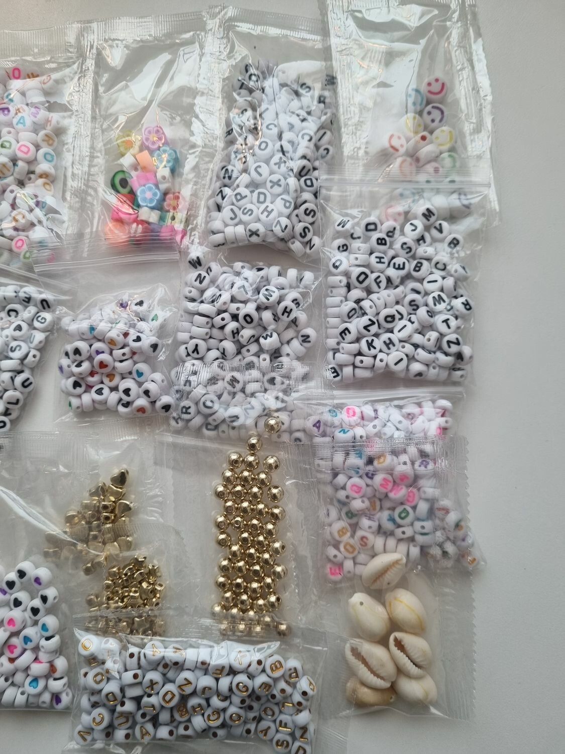 Stor lot med pärlor (ca 300 gram)