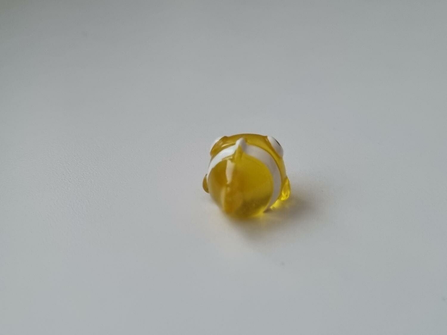 Gullig liten gul fisk, miniatyr