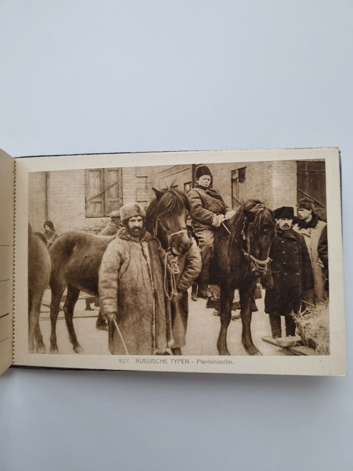 Häfte med 10 st äldre oskrivna vykort, Russische Typen 7