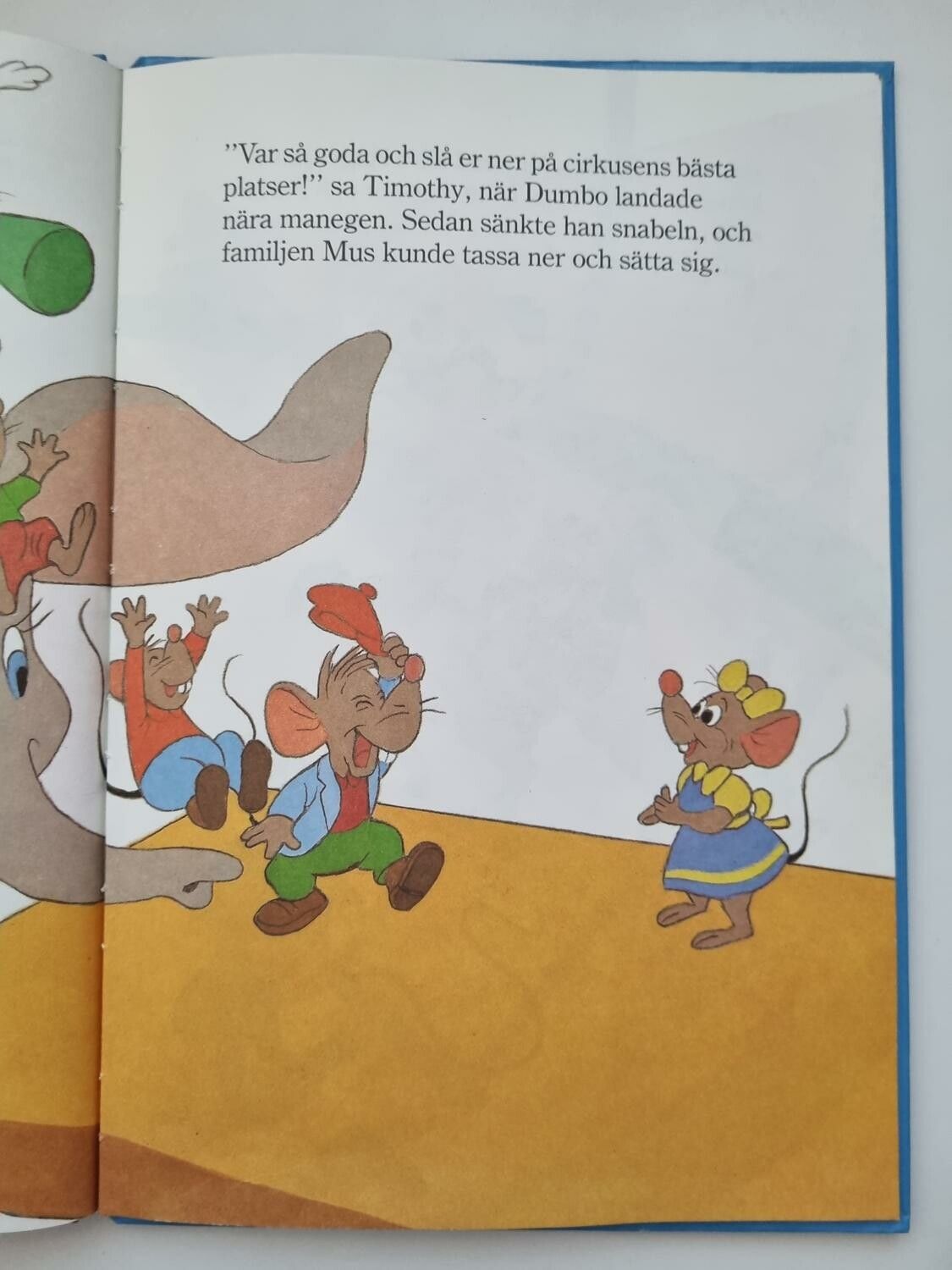 Dumbo och Timothy bjuder på cirkus, bok / barnbok